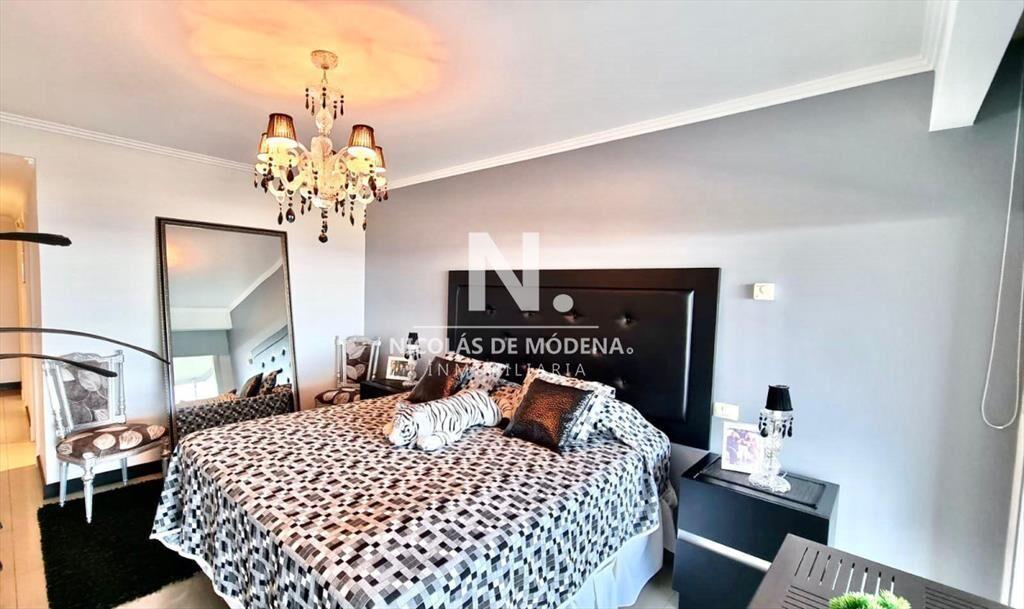 Apartamento en Torre Lobos frente a Playa Brava,
