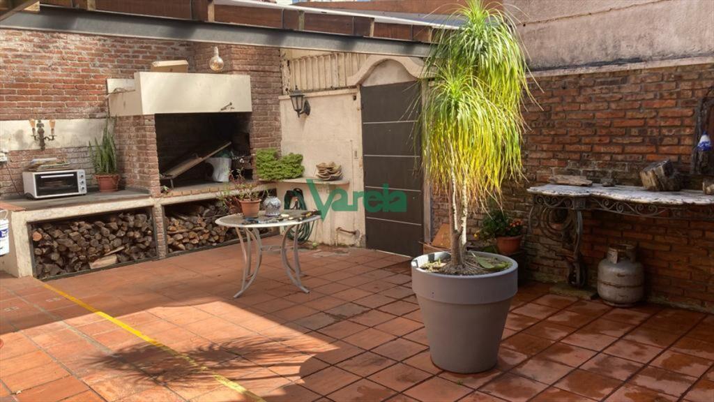 Venta casa, Punta Gorda, 3 dorm, 3 baÃ±os, fondo, todo a nu
