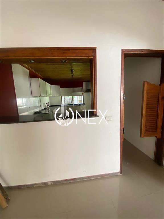 CASA CENTRICA EN VENTA , CON RENTA PAYSANDU
