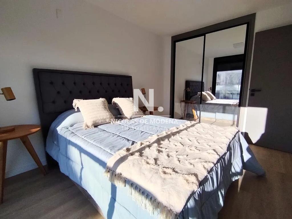 Apartamento En Venta de 2 Dormitorios en piso La