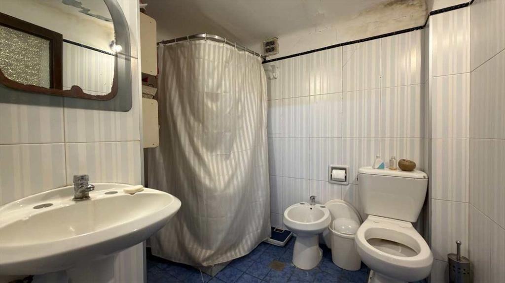 VENTA CASA 4 DORMITORIOS CON JARDIN BELLA VISTA