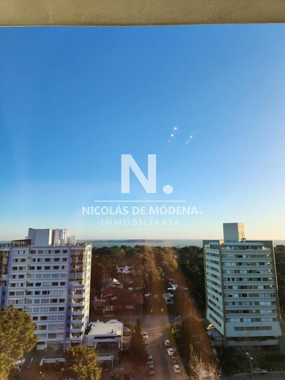 Departamento de 2 dormitorios en venta en Torre ,