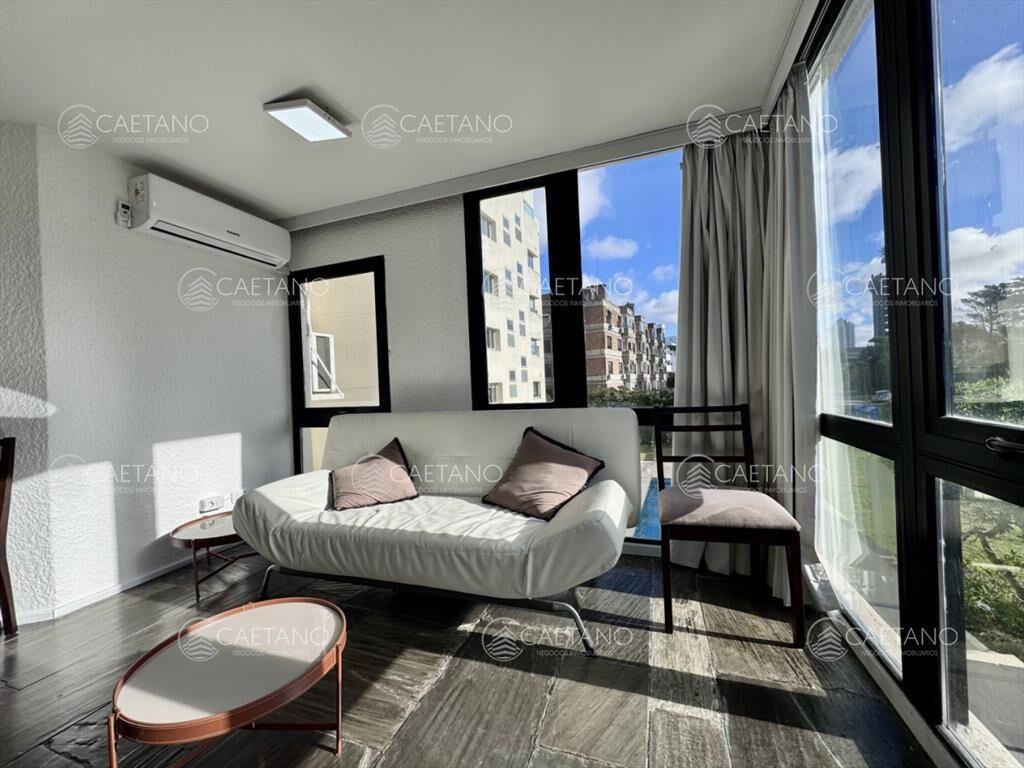 Venta apartamento de dos dormitorios, Playa Brava