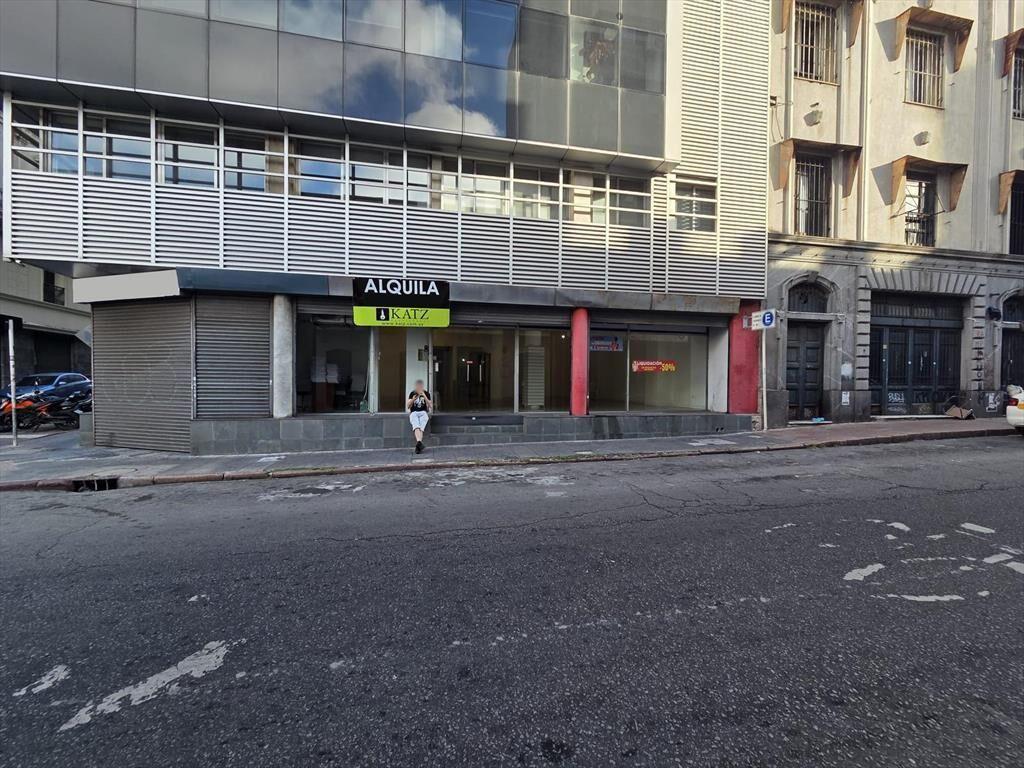 25 de mayo y Bartolome Mitre, 100 m2, 8 mts de frente, exce