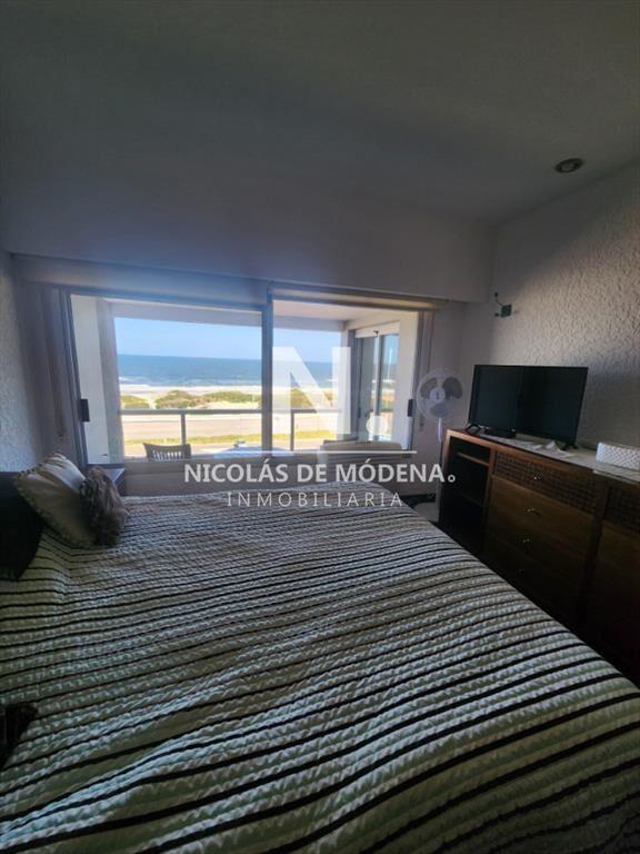 Vende apartamento de 1 dormitorio en Punta del Este, con vi