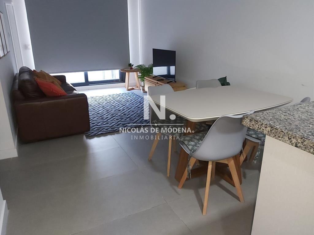 Vende apartamento de 1 dormitorio y medio en del