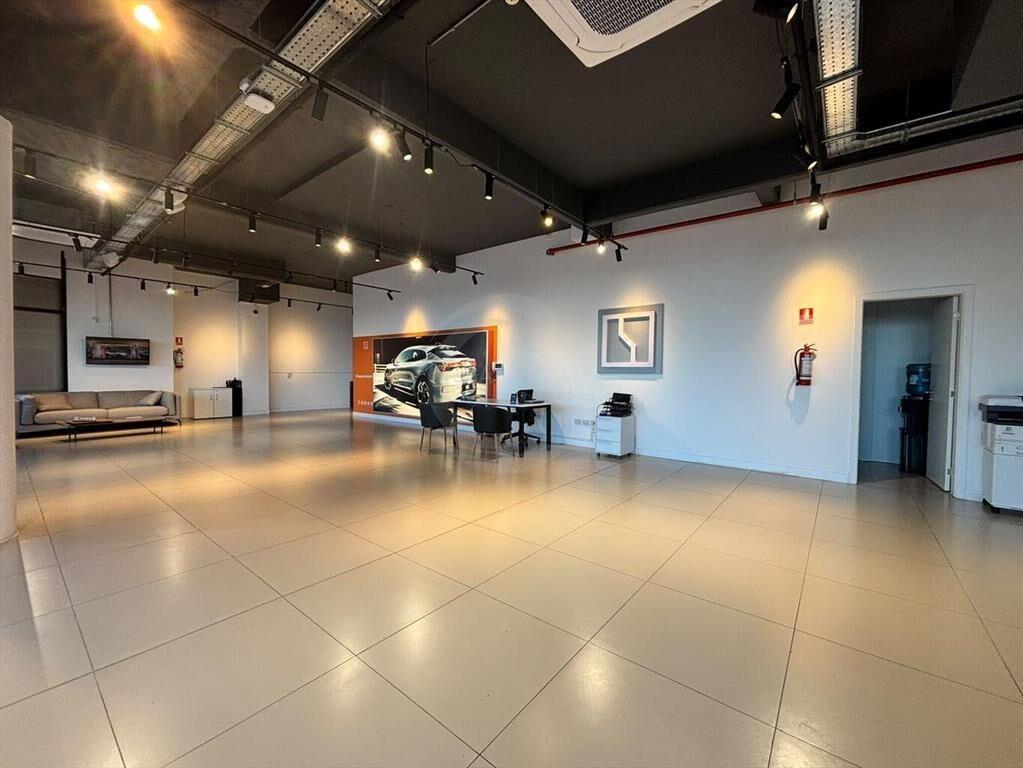 CASATROJA VENTA LOCAL COMERCIAL CON RENTA EN FORUM