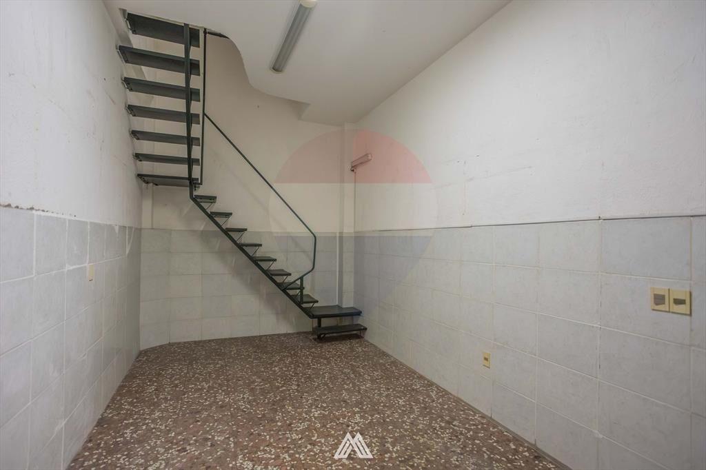 VENTA LOCAL COMERCIAL EN GALERIA CORDON