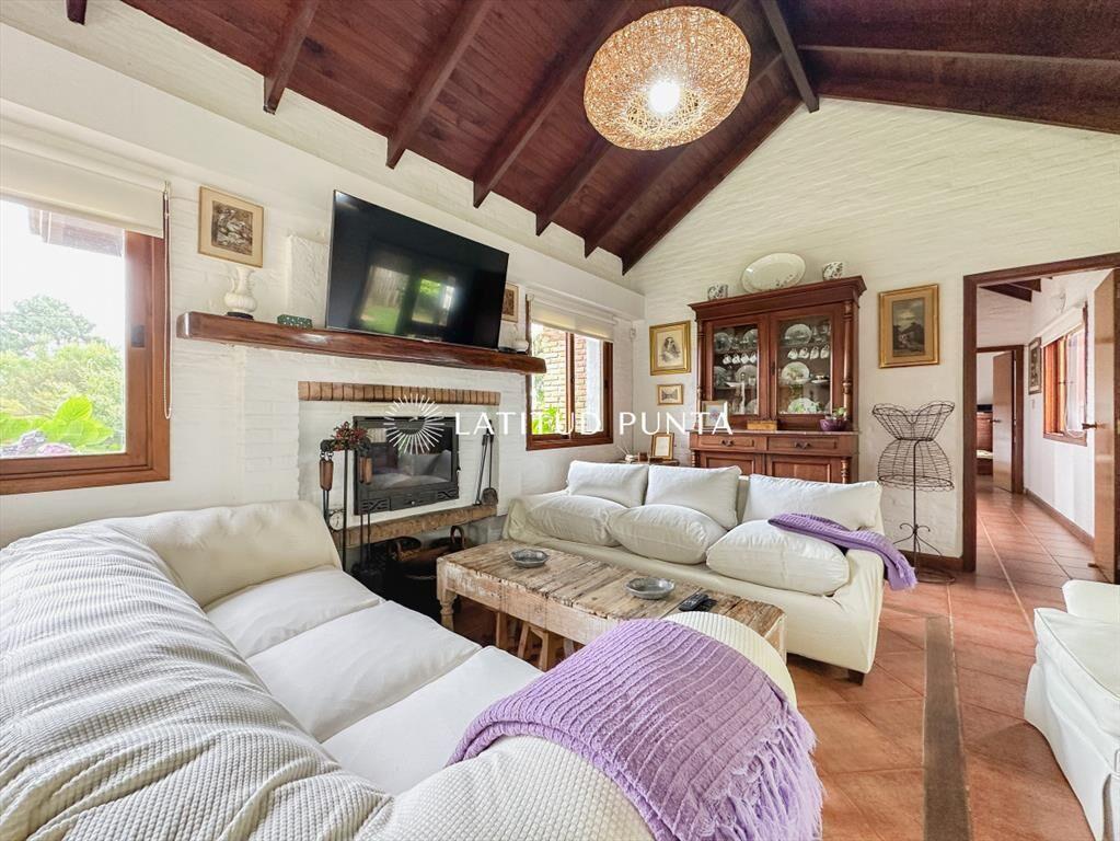 Casa en Jardines de CÃ³rdoba, 3 dormitorios
