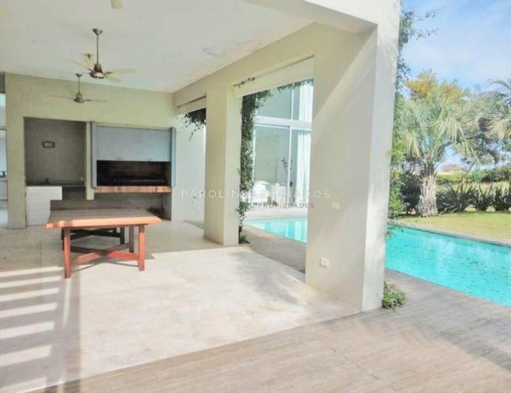 Casa en venta de 4 dormitorios en Laguna Blanca,