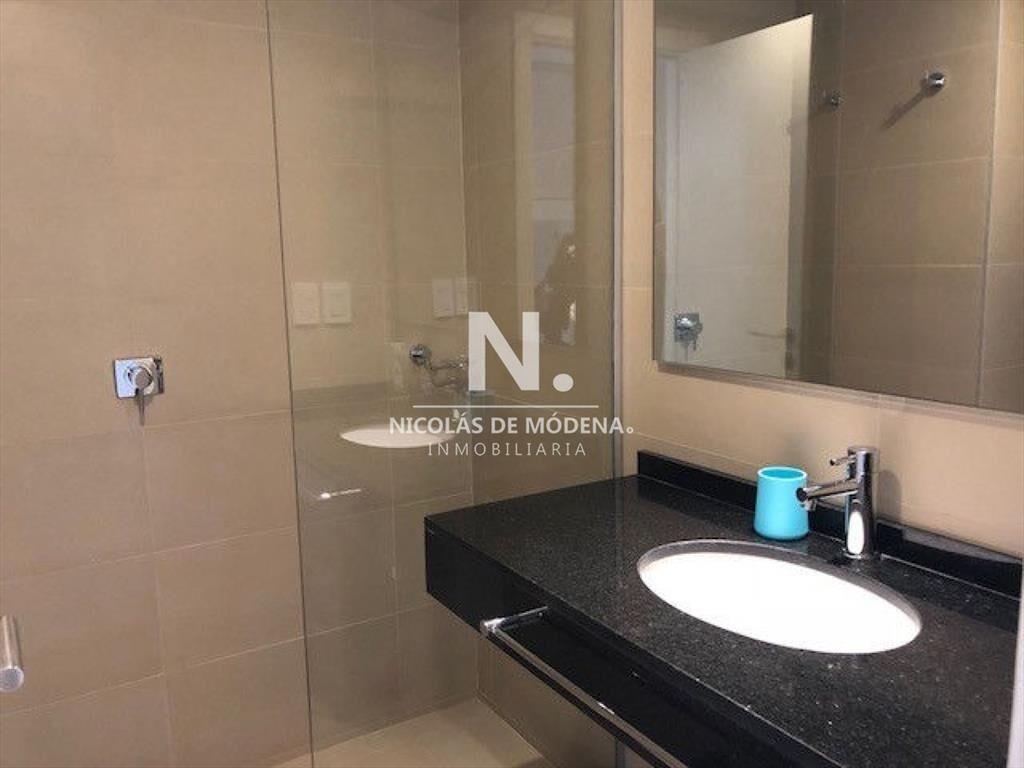 Apto 2 dorm, central, 2 baños y balcón piso