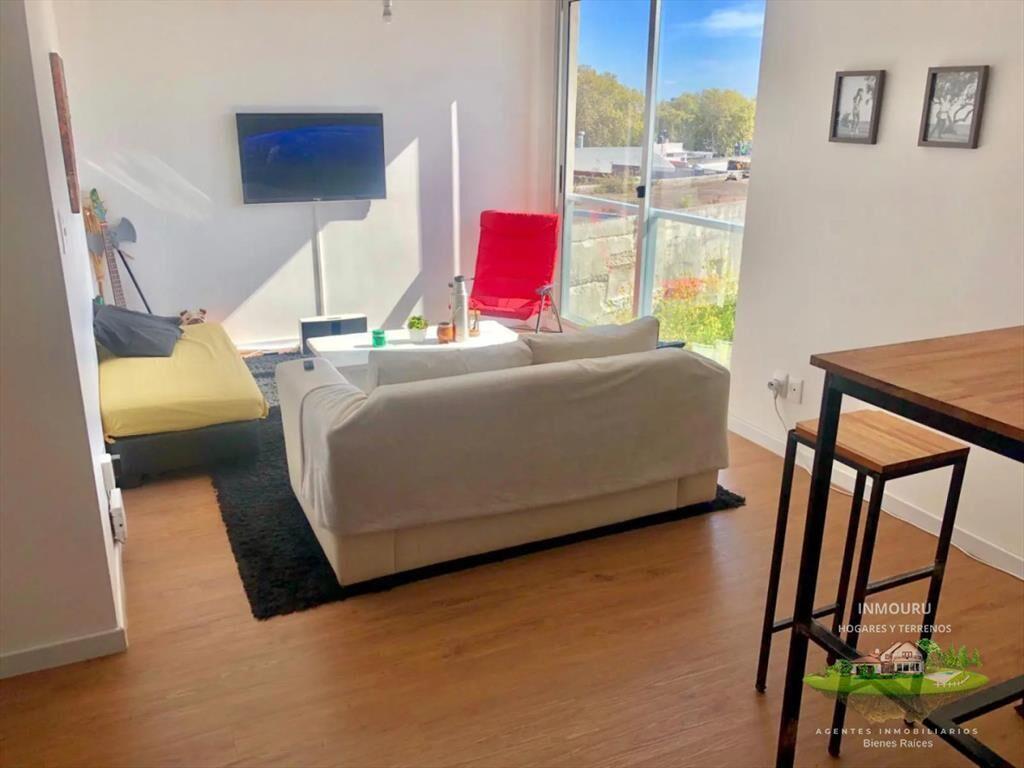 Venta - Alquiler de Apartamento de 2 Dormitorios con Cocher