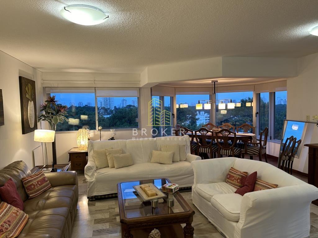Venta de apartamento hecho a nuevo en una de las