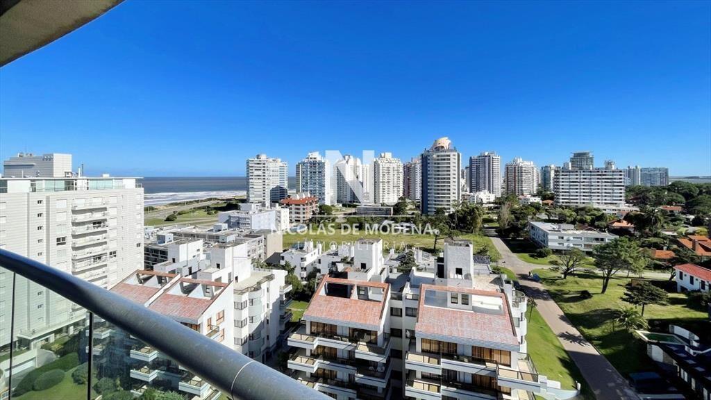 Vende apartamento de 2 dormitorios en Playa Punta