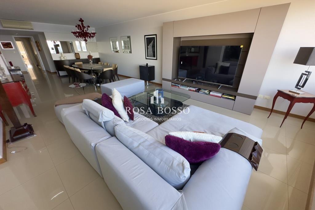 Apartamento de 3 dormitorios en torre de categoría - Prime
