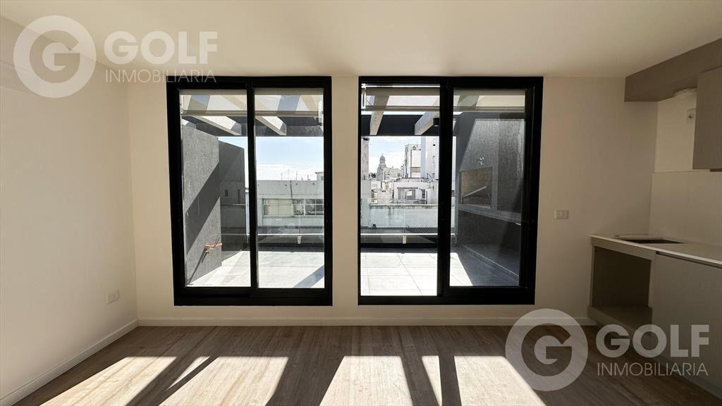 Venta de apartamento de 1 dormitorio con amplia terraza en