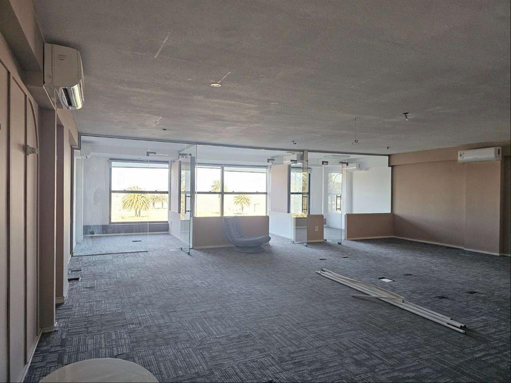 Oficina - Parque Rodó - VENTA CON RENTA