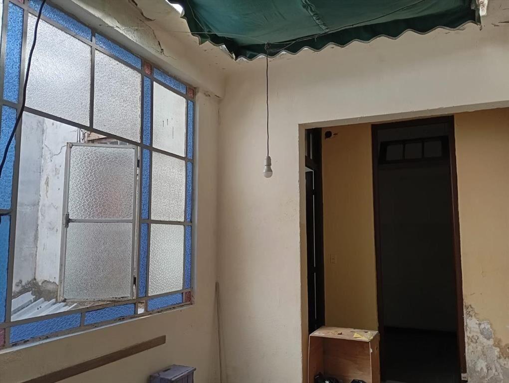 Venta en el Centro de local más dos apartamentos en padrón
