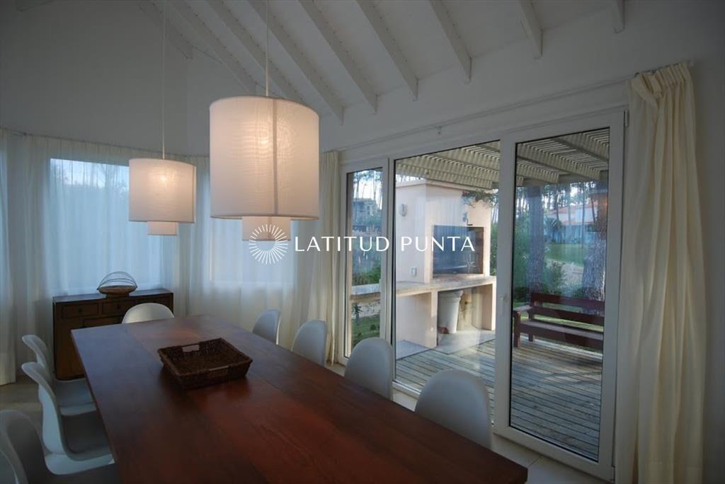 Casa de 5 dormitorios en Laguna Blanca Manantiales