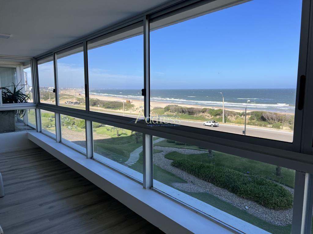 BRAVA FRENTE AL MAR