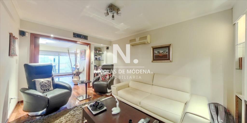 Penthouse de 4 Dormitorios en Venta, frente a la