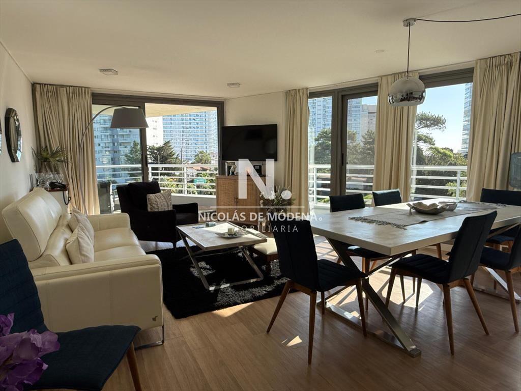 En venta apartamento de 2 dormitorios en suite en