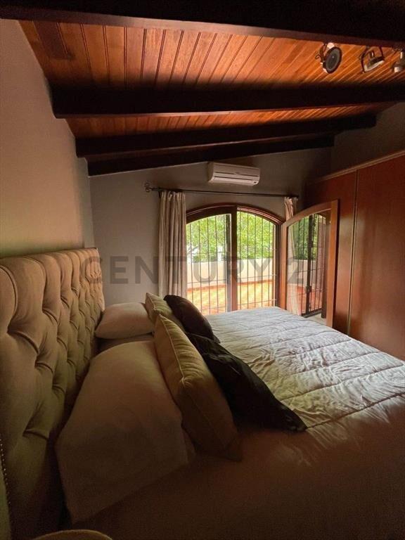 Exclusiva Casa en Pocitos, con 4 dormitorios, 3 baños y g...