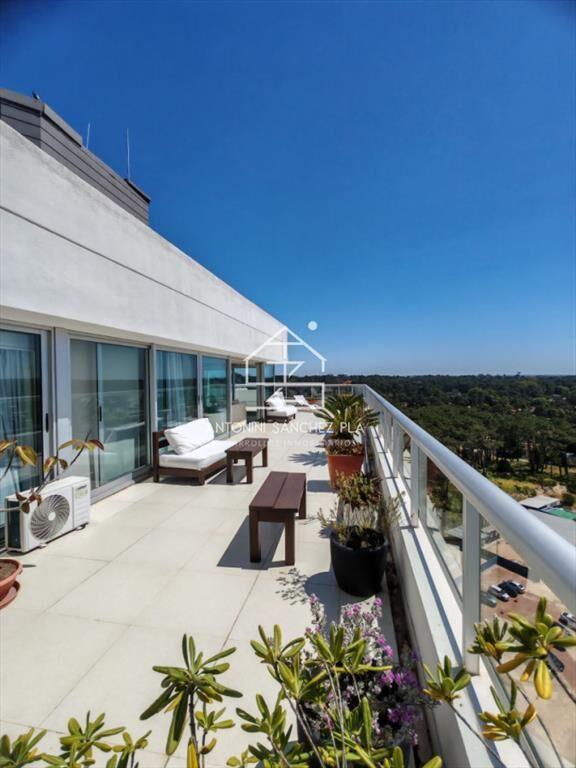 Venta Apartamento de 4 dormitorios Punta del Este