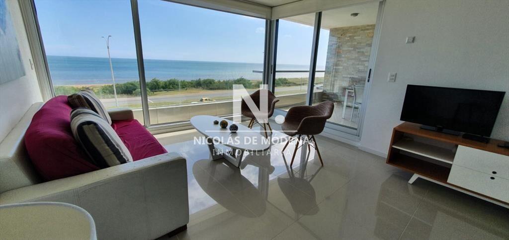 Vende en Punta del Este, Apartamento de 2 Dormitorios.