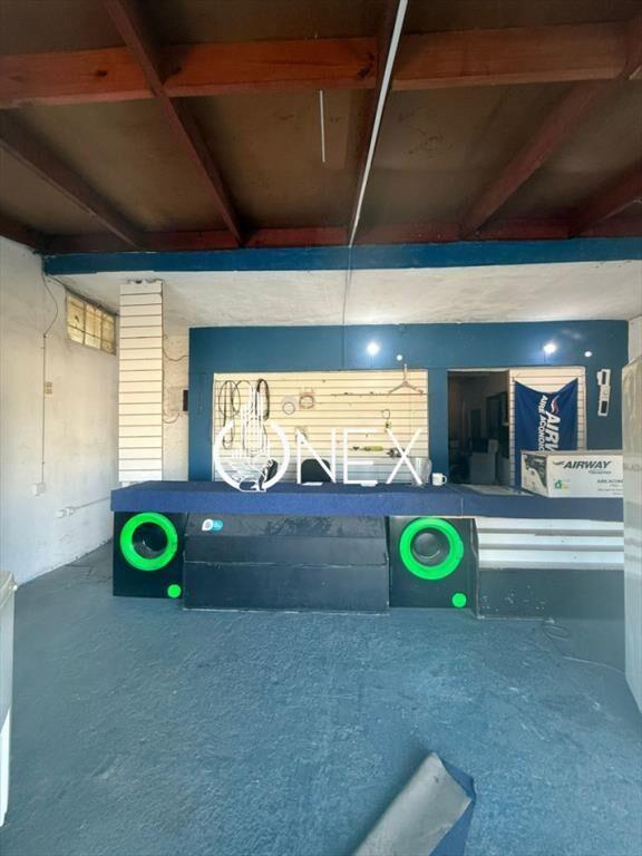 Se alquila Local, en Parque del Plata norte.