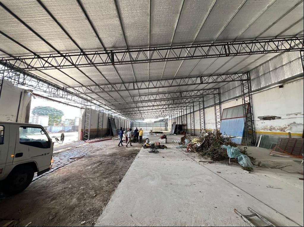 Alquiler local de 2000m2 en Bella Vista a estrenar
