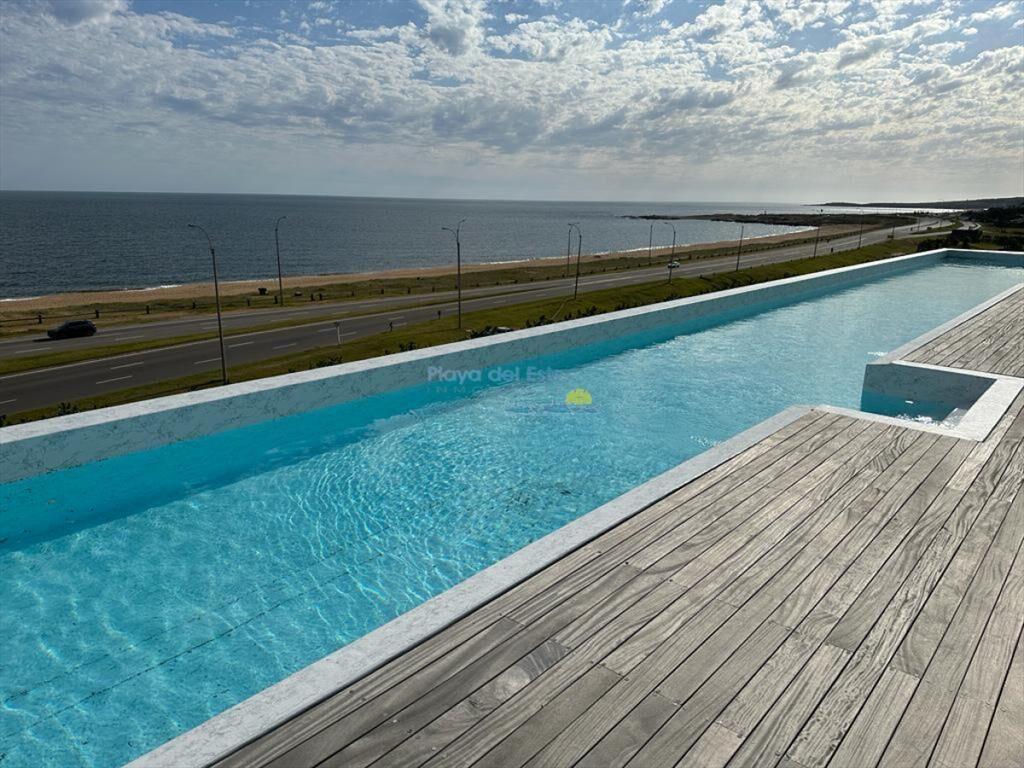 Apartamento de 3 dormitorios en Wallmer Lagoon ,