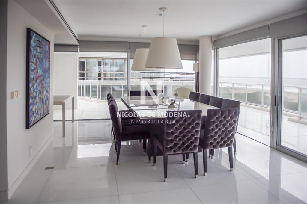 Espectacular Penthouse frente al mar de 4 dormitorios en ve