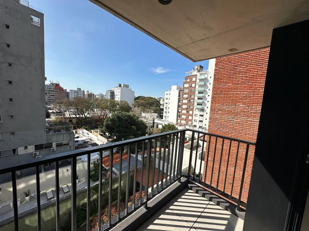 Venta de Apartamento de 1 Dormitorio y Garaje, en Pocitos