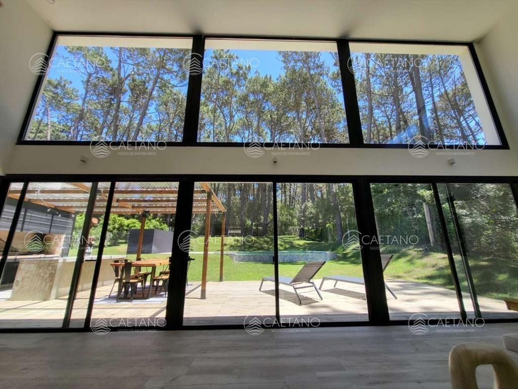 Venta casa 4 dormitorios. Playa Brava, Punta del Este
