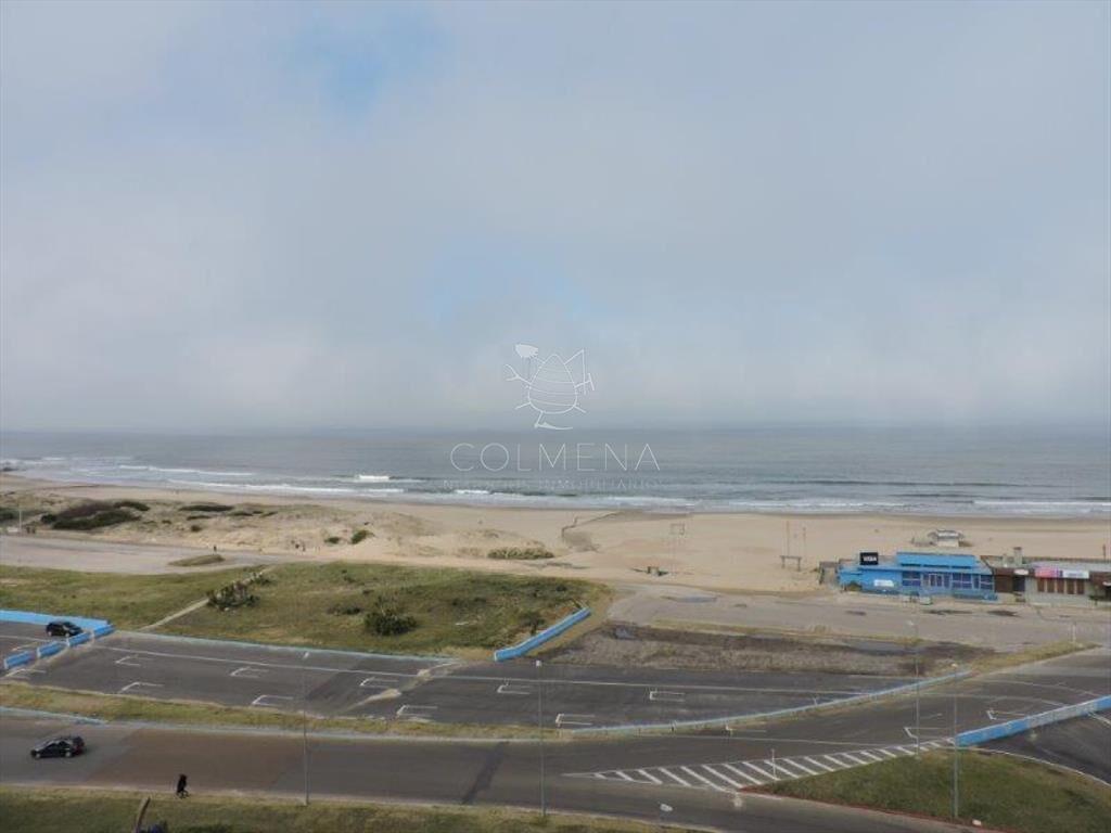 Apartamento en Venta de 3 dormitorios Frente al ,