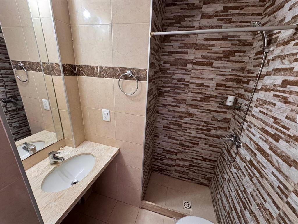Alquiler de Apartamento en Enrique Muñoz con 1 dormitorio en