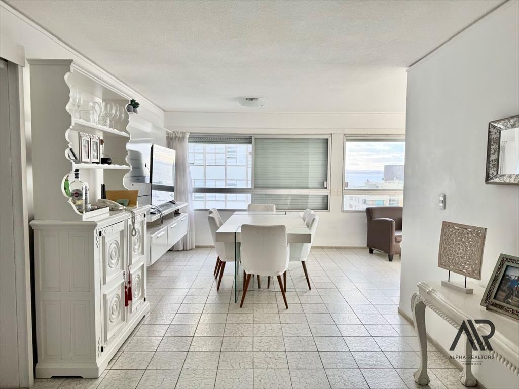 Apartamento en venta de 2 dormitorios c/ cochera en Pení...