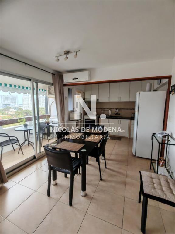 Departamento de 2 dormitorios en venta en Punta