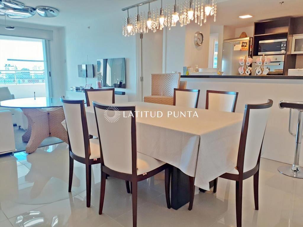 Apartamento de 3 dormitorios en Av Chiverta