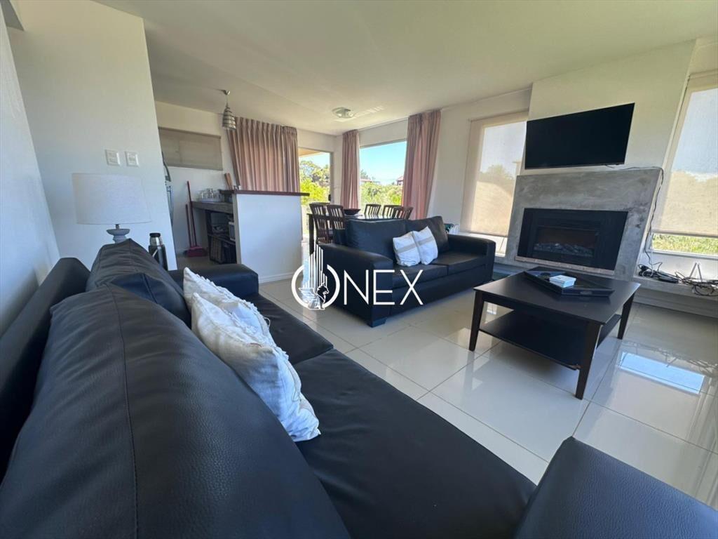 Venta casa de 4 dormitorios con vista al mar en Punta del D