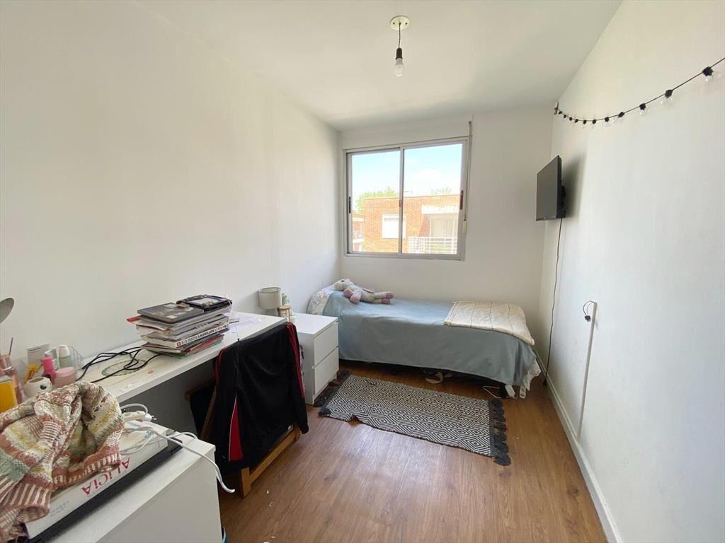 Venta apartamento con renta, de 3 dormitorios, terraza con