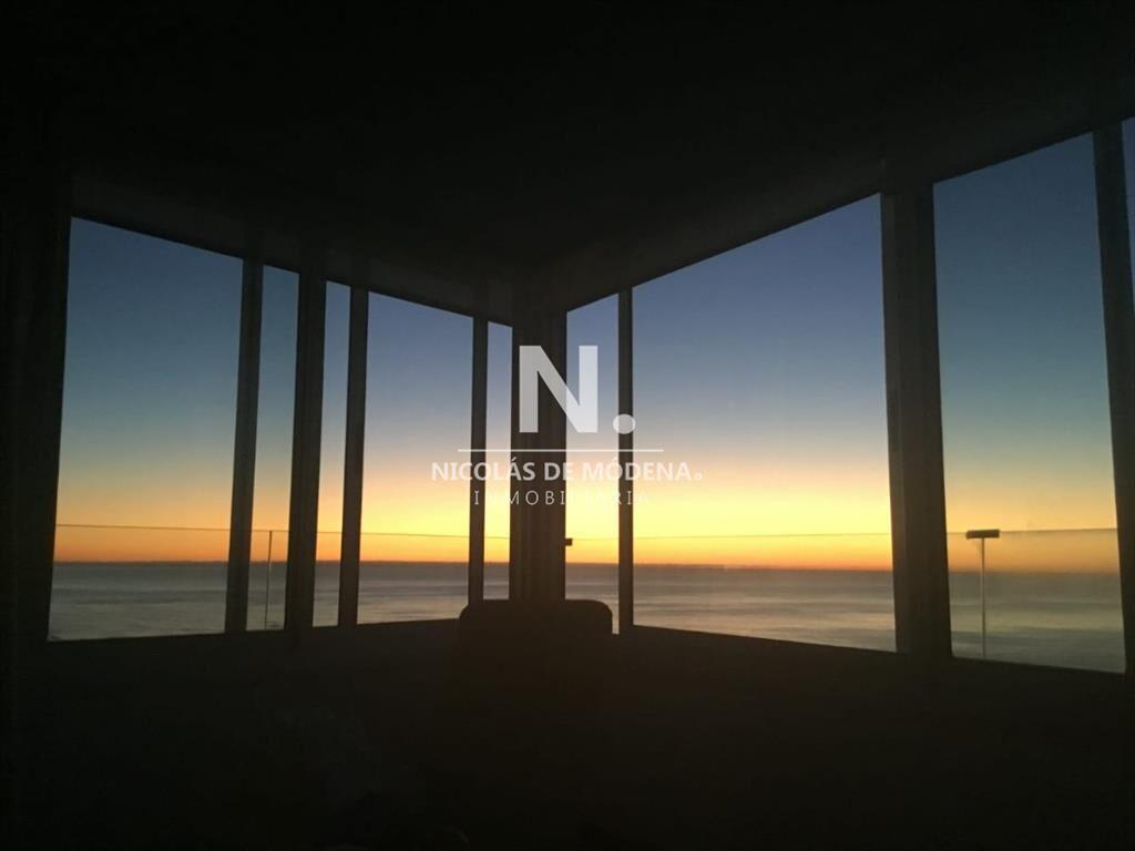 En venta Apartamento en Brava de 3 dormitorios,