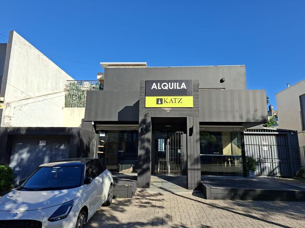 26 y Luis Alberto de Herrera, 15 mts de frente, 378 m2 cons