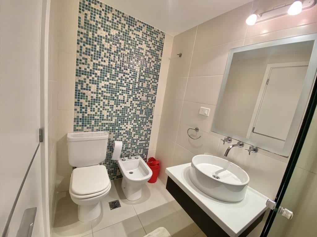 APARTAMENTO DE 2 DORMITORIOS + PARRILLERO EN VENTA - PLAYA