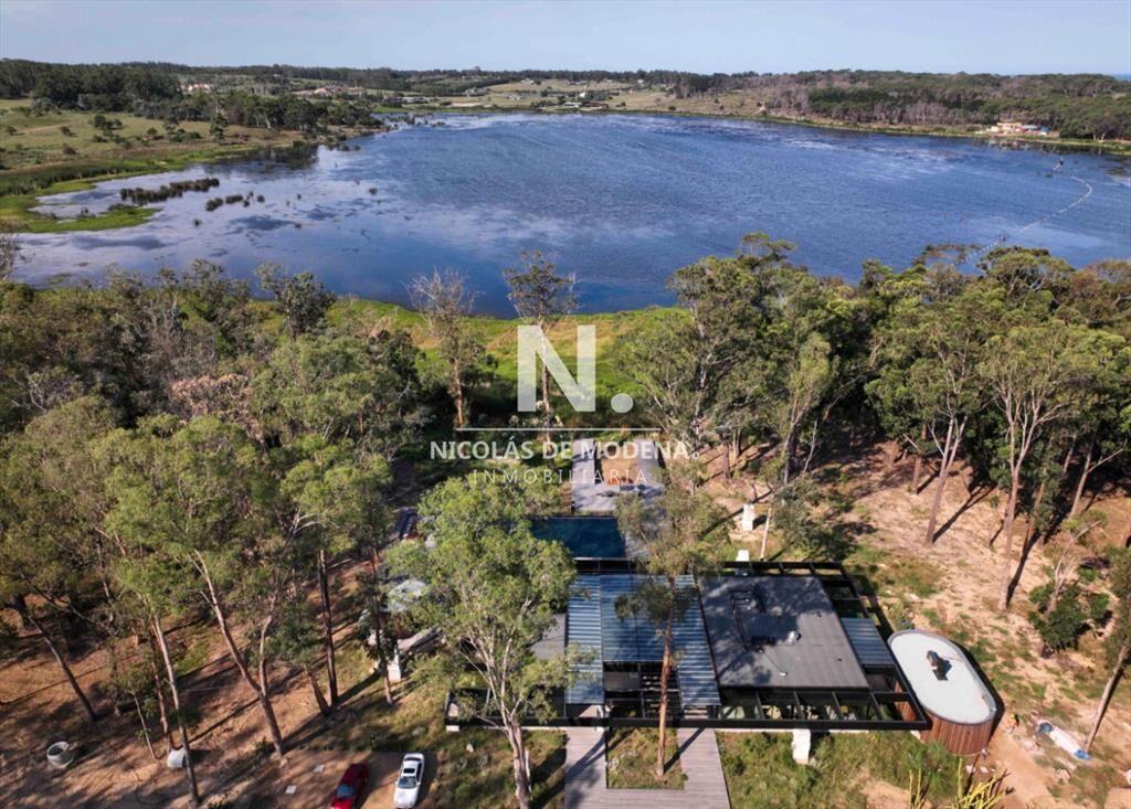 Terreno en barrio privado Reserva Montoya 500 mts