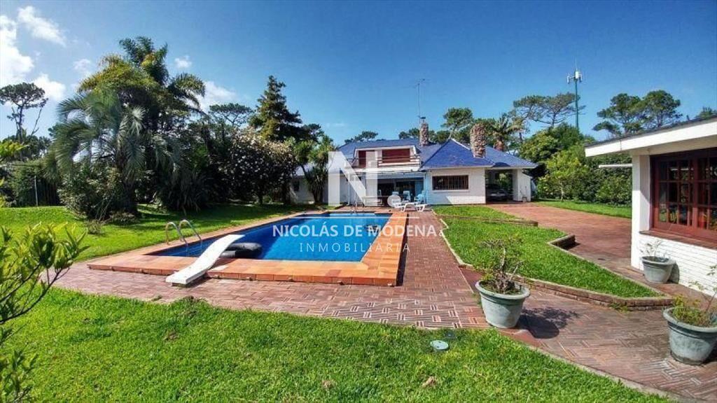 Casa en venta Playa Mansa 5 dormitorios