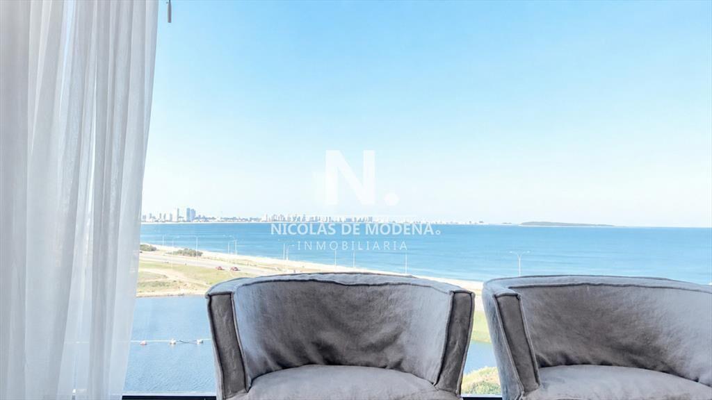 Vende apartamento con vista al mar de 3 suites, en Mansa- P