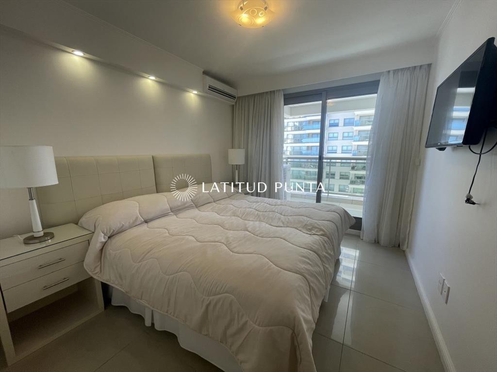 Apartamento en Imperiale, 3 suites más