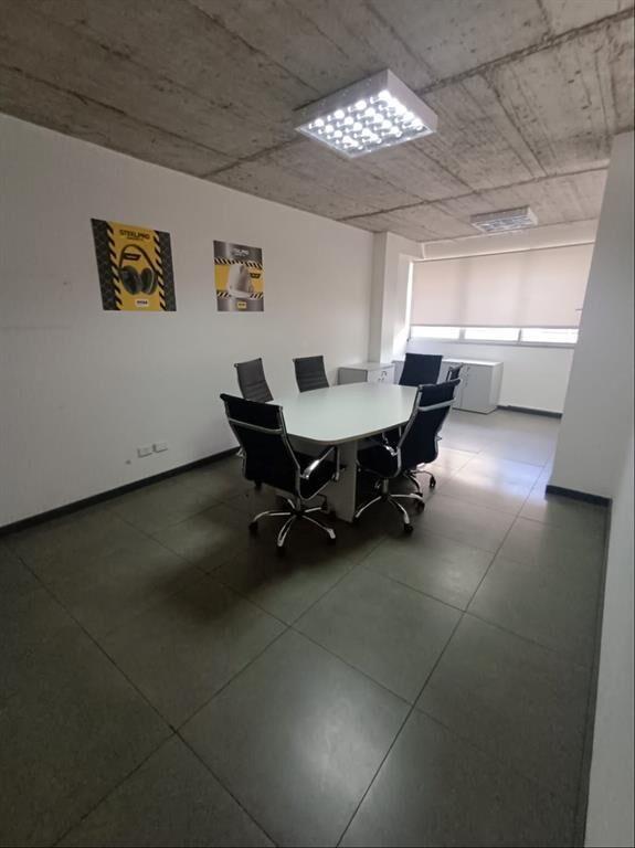 ALQUILER Oficina 90m2 en Ciudad Vieja